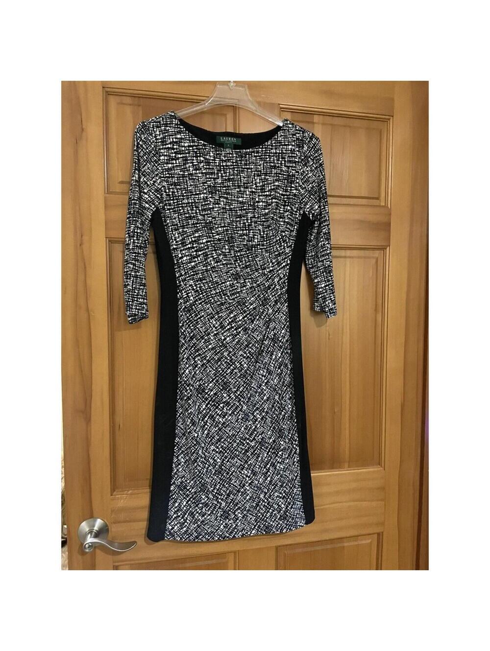Women's Ralph Lauren dress Size 6 White / Black soft knee length stretch